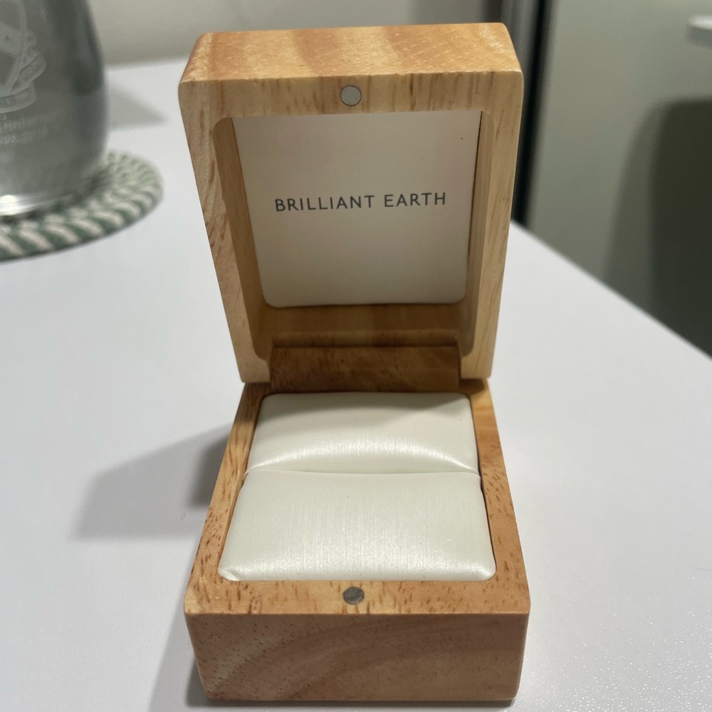 Brand New Brilliant Earth Wooden Ring Box in Natural Wood and Cream